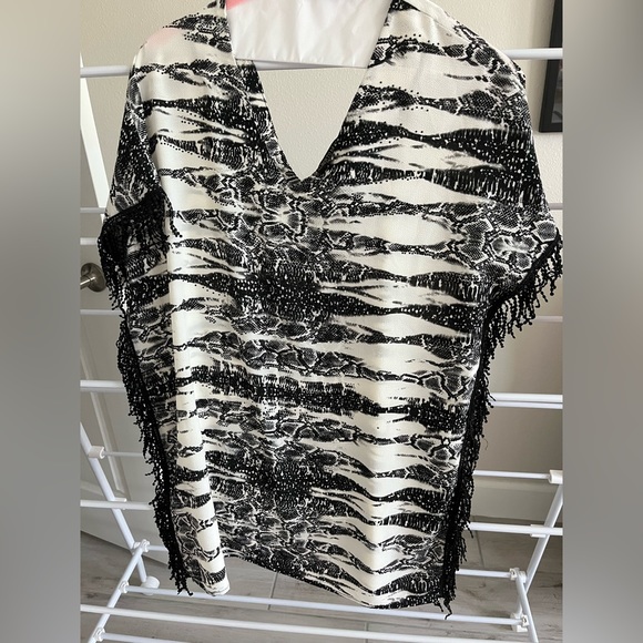 Gorgeous black and white patterned beaded tunic dress. Showstopper! - Picture 2 of 7